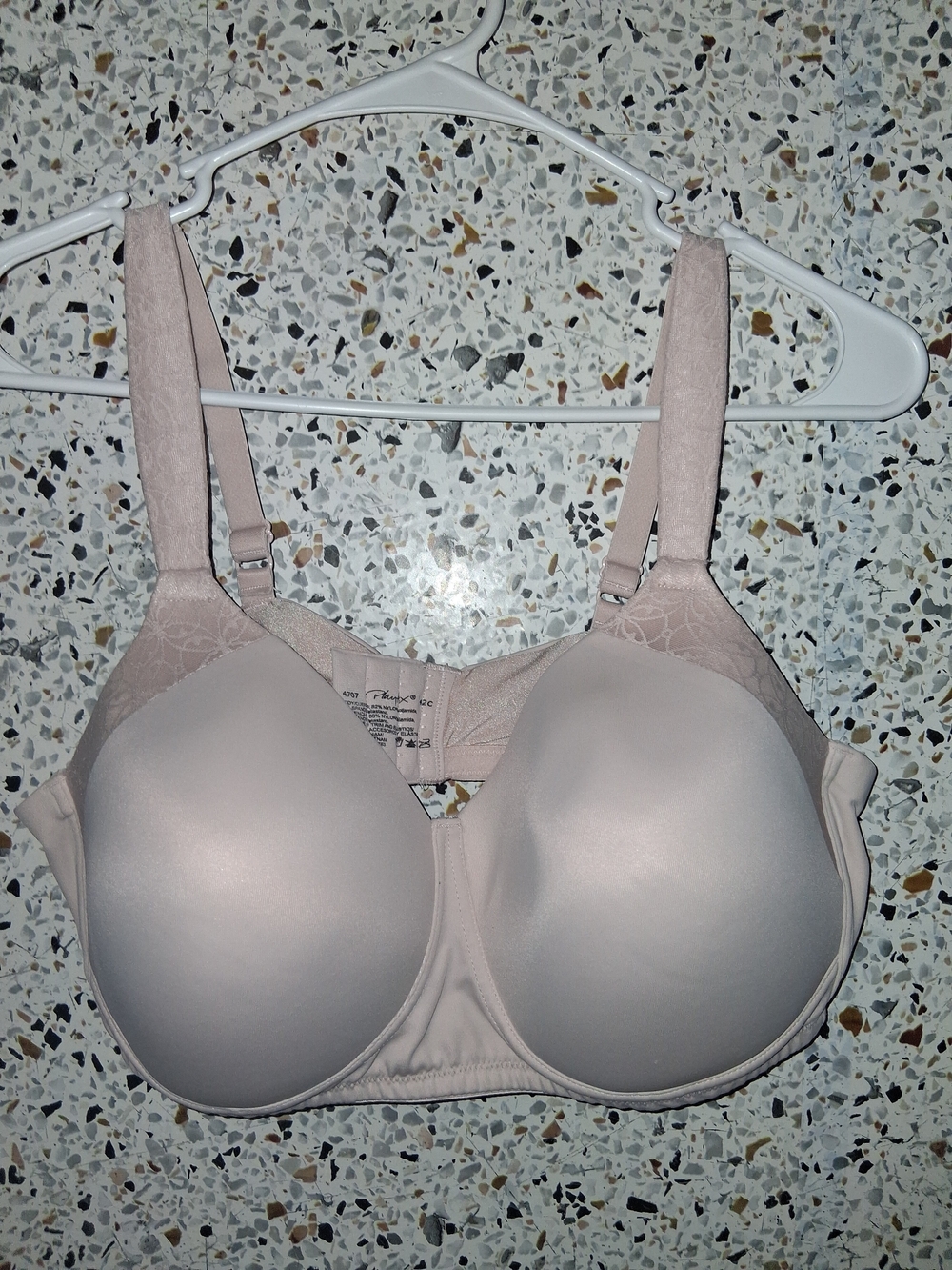 Women's Playtex Full Coverage Bra Size 42C Nude Wireless And Lightly Padded